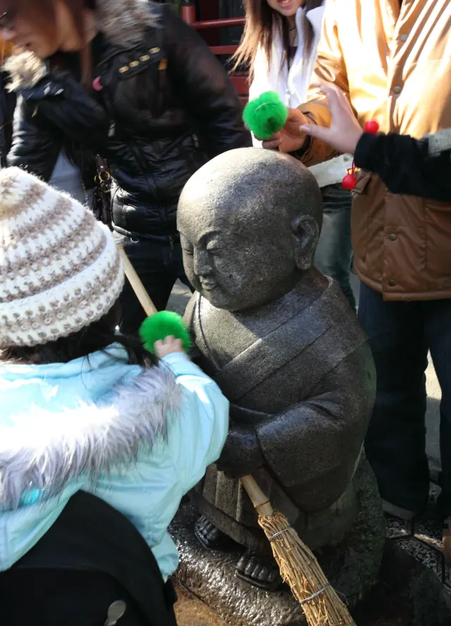 子供の成長を祈願する「お掃除小僧さん」