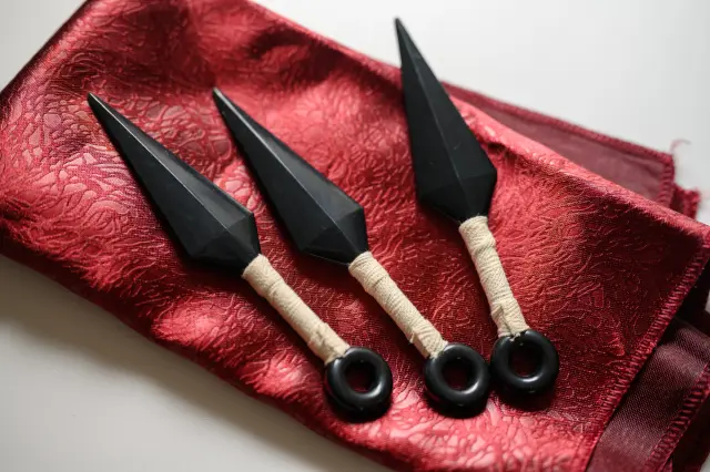 武器や足場など様々な用途で使用されていた忍具「苦無」