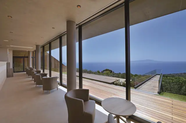 カフェ展望デッキはCafé・321利用者のみが利用できる