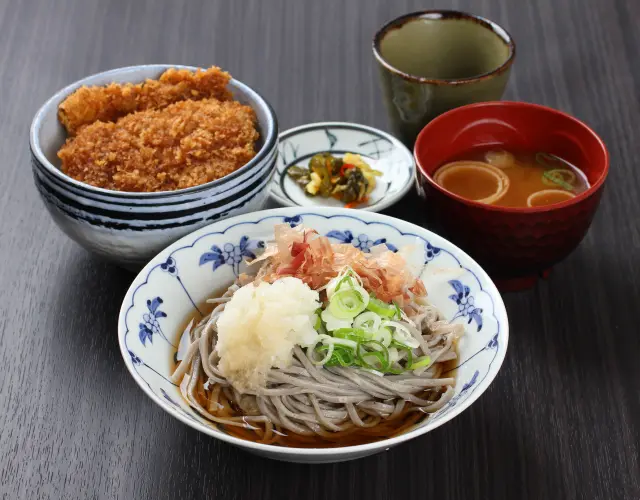 名物のおろしそばをはじめご当地グルメを網羅