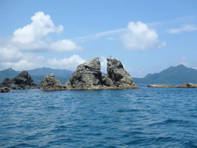 公園内には明鏡洞のほか全部で8つの洞穴が