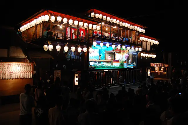 「福島八幡宮」で行われる「八女福島の燈籠人形」 写真提供:八女市