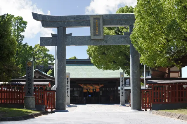 博多駅のお隣「JR吉塚駅」から徒歩5分とアクセスしやすい