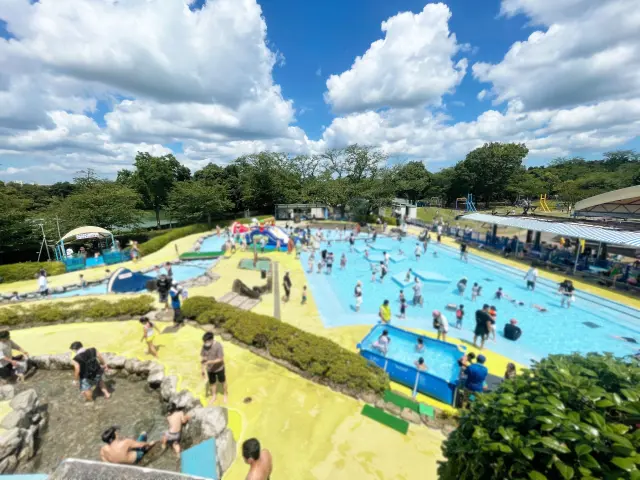 浅めで安心のじゃぶじゃぶプール