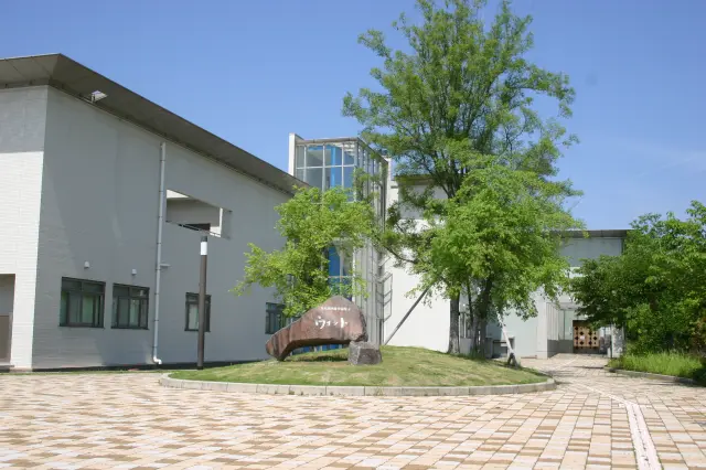 浜名湖畔に佇む体験型水族館
