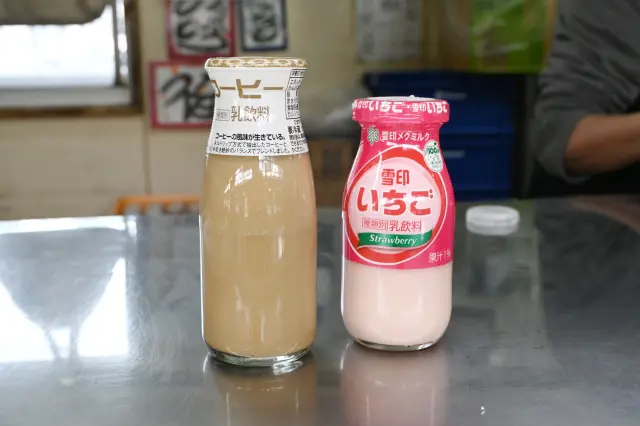 牛乳以外に「コーヒー牛乳」や「いちごオレ」も人気