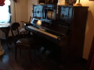 イギリス製の自動演奏ピアノは約150年前の貴重なもの