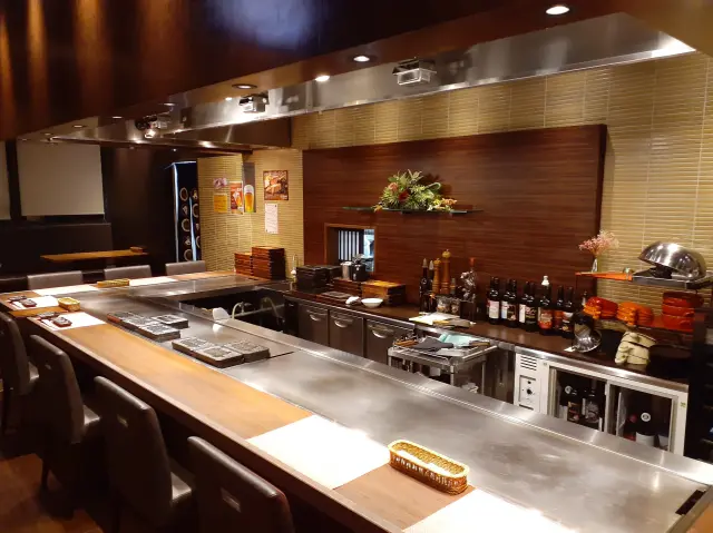 落ち着いた店内は特別な食事体験にピッタリ