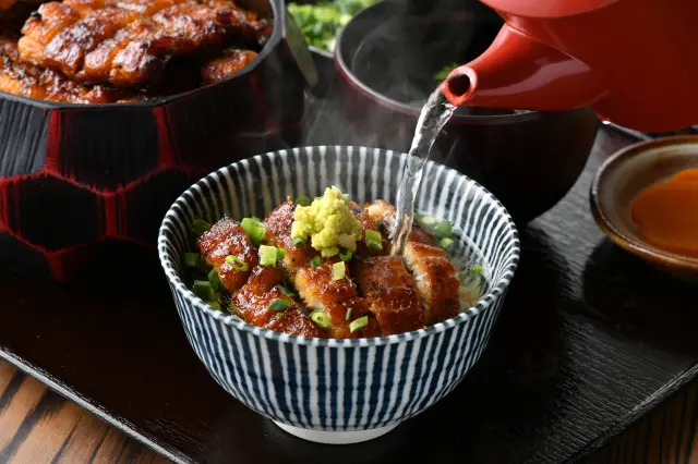 第三碗添加山葵，淋上高湯