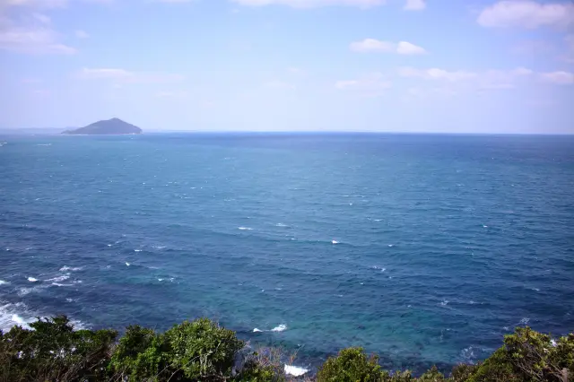 展望台からは玄界灘を一望できる　
写真提供：（一社）糸島市観光協会