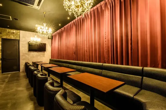 落ち着いて過ごせる大人の隠れ家的な雰囲気