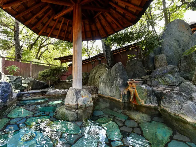 「太陽殿」の露天風呂