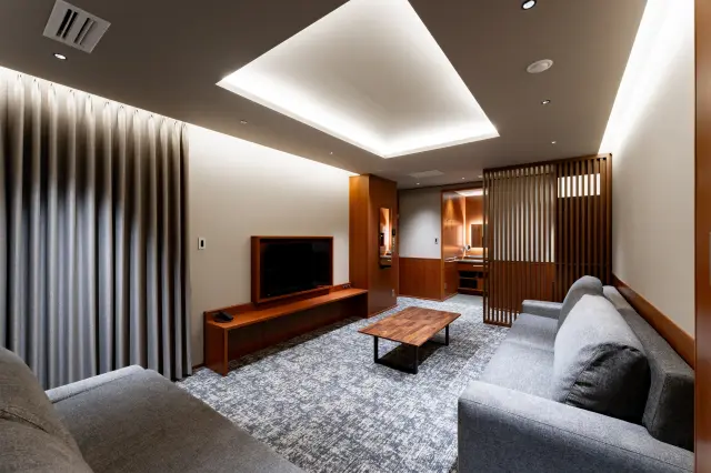 暖炉や露天風呂付きの部屋もあり