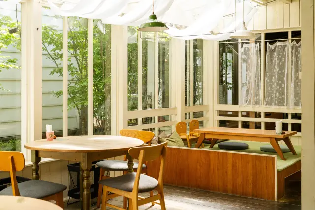 1階のほか2階席もあり