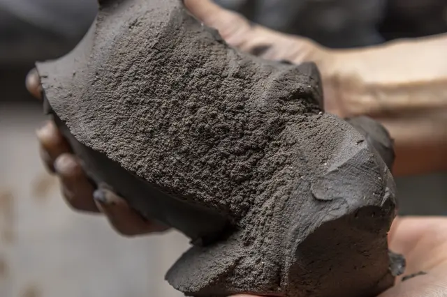 400万年前の地層から産出した陶土