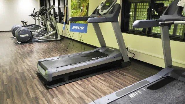 6:00〜23:00利用可能なフィットネスルーム