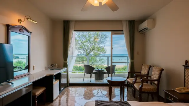 2階からの景色が美しいオーシャンビューツイン