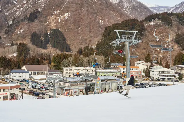 ゴンドラで景色を眺めながら移動