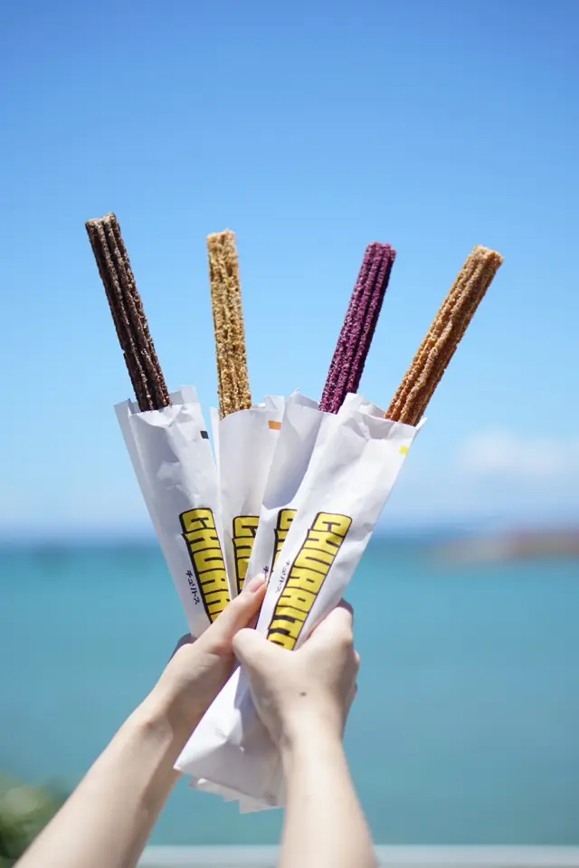 「チュロス」はチョコレート、黒糖きなこ、シナモン、紅いもの4種