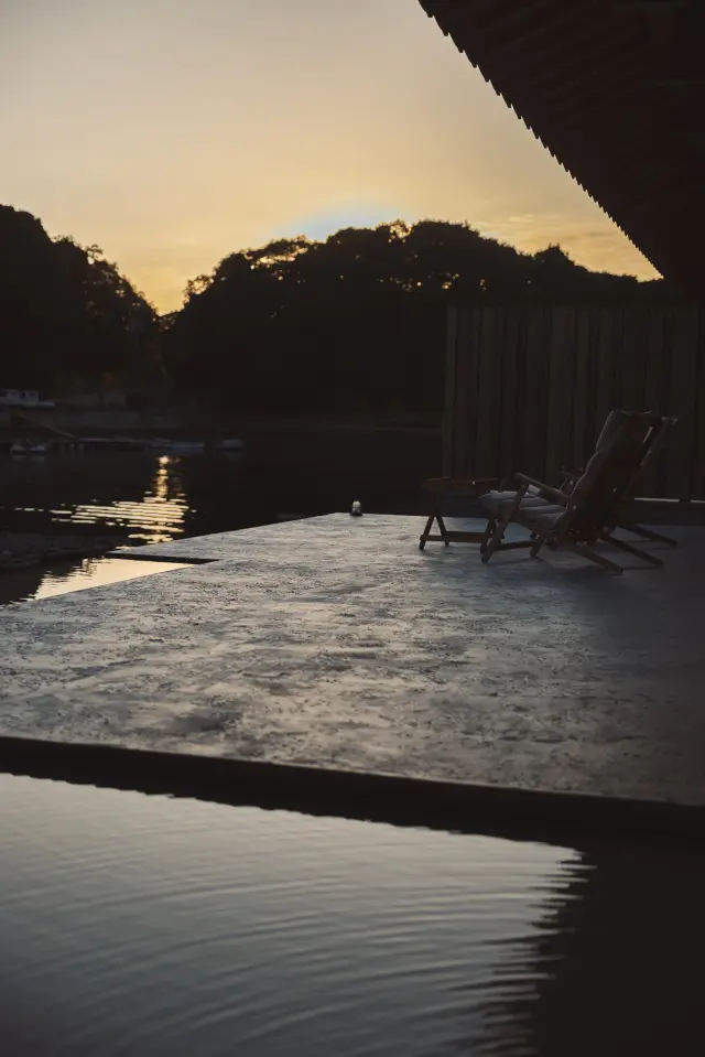 入り江がすぐそば近くにあるロケーション