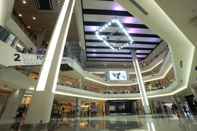 Events are also held in the open atrium space spanning 1F to 4F.