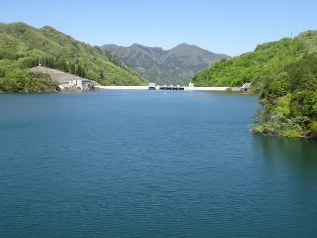 ハッ場あがつま湖では、水陸両用バスや観光船などで水上クルーズを楽しめる
出典:利根川ダム統合管理事務所