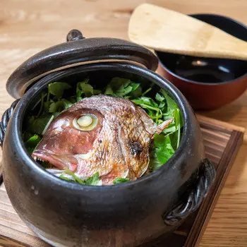 旬魚旬菜を使った、季節の炊き込みご飯は必食の一品