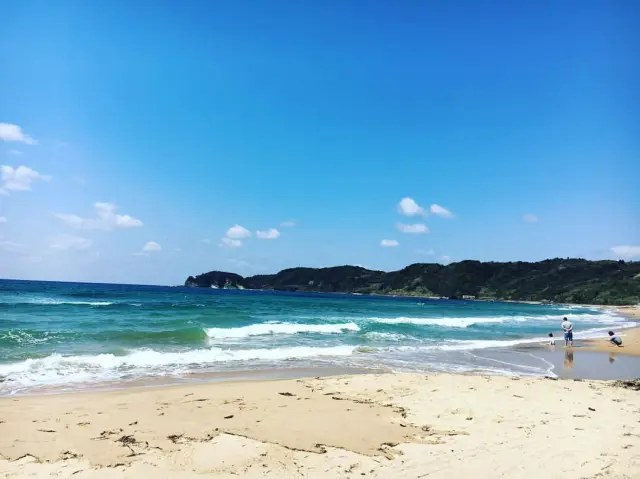 歩くと砂が琴のような美しい音を奏でる