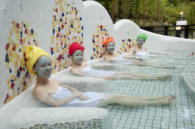 男女ともに人気の泥パック