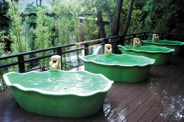 個性豊かな湯船を楽しめる