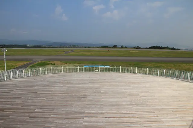 ウッドデッキになった「石雲院展望デッキ」