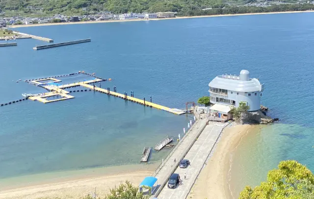 貝殻をモチーフにしたレストハウス「マリンレスト」