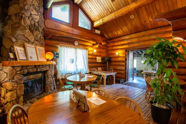 築36年目の味わいのある本物のログハウス