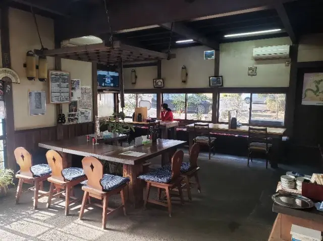 昔懐かしい空間。テーブル席のほか、座敷も用意されている