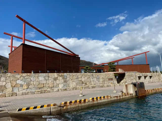 観光案内所も兼ねるおにの館