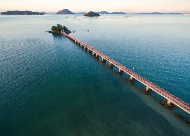 瀬戸内海の小島に鎮座する本殿