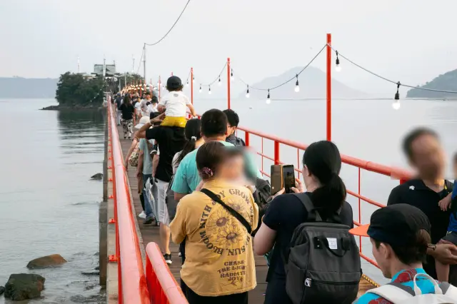 夏季例大祭の日は多くの参拝者が訪れる