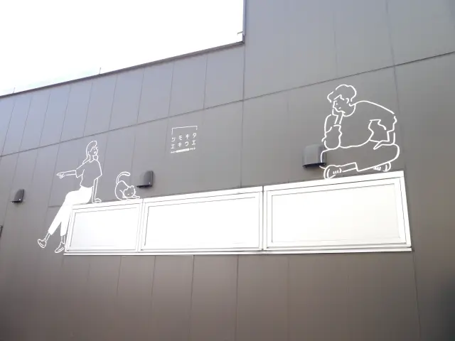 見逃してしまいそうな場所にも壁画が