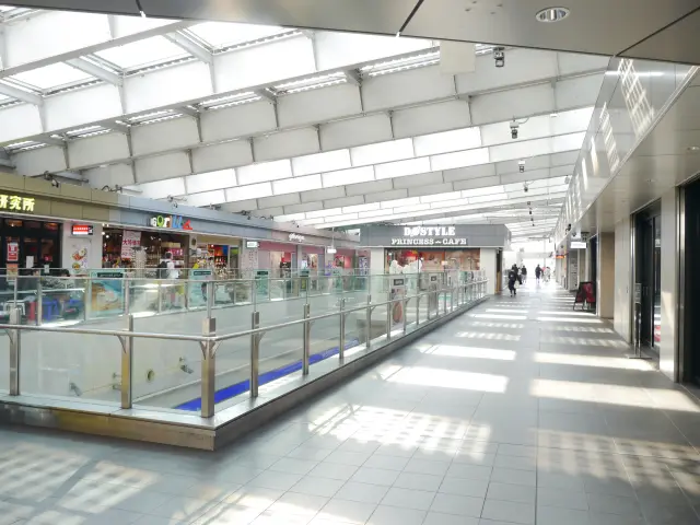 下北沢駅の上に広がる商業施設