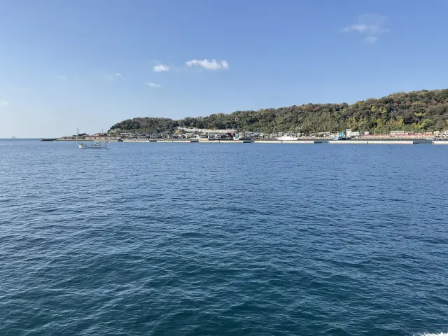 福岡県新宮町の沖合に浮かぶ小さな島