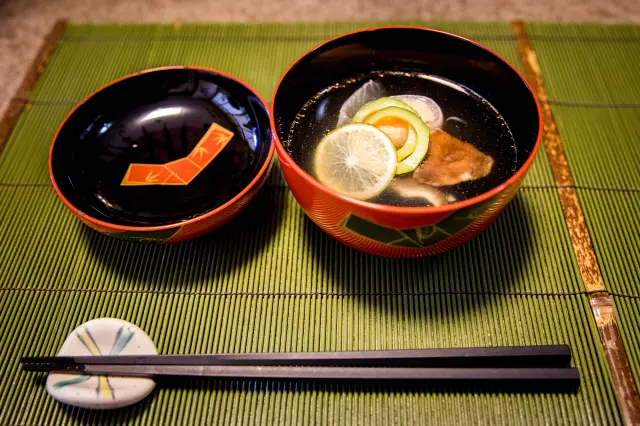 盛り付けや器に季節感が込められる