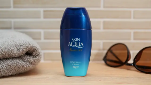 瓶身小巧、握感舒适