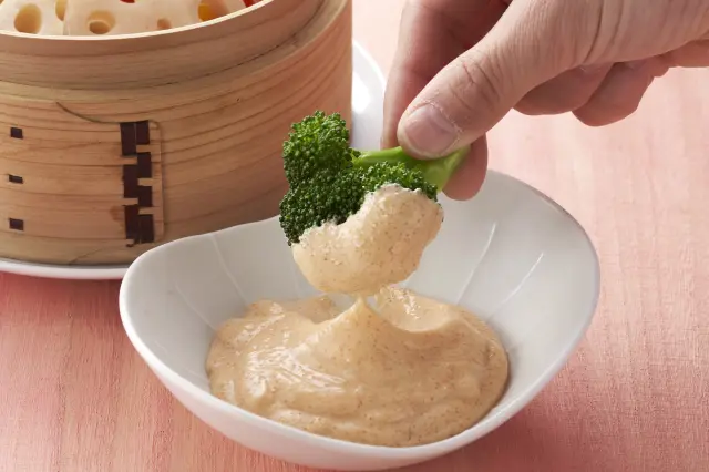 蒸し野菜をはじめ、肉や魚料理のディップにも