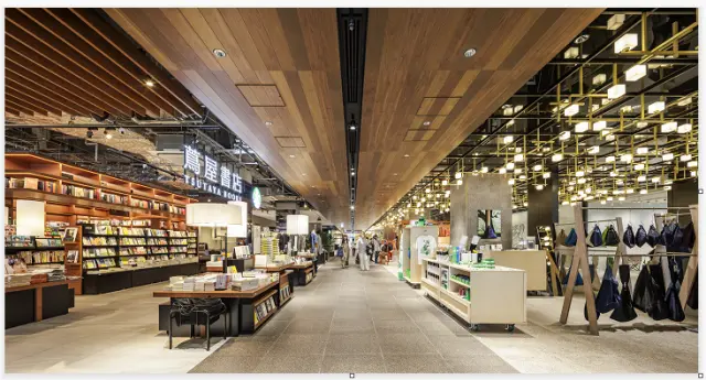 ファッションから雑貨、インテリアなど多彩なショップ＆レストランが集まる