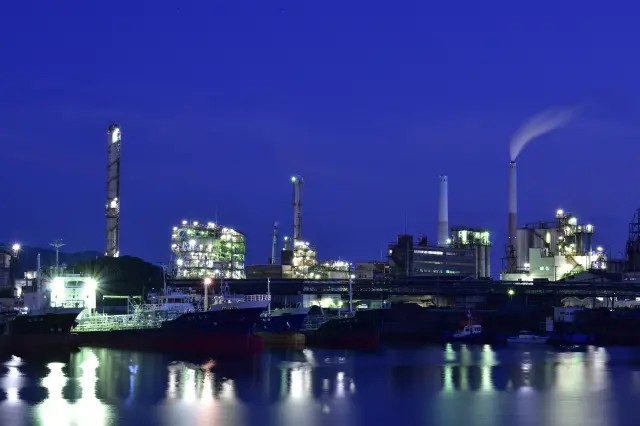 海面に光が映り込む様子も幻想的