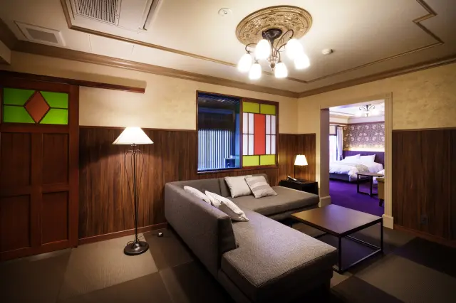 和洋折衷のレトロなデザインを取り入れた客室