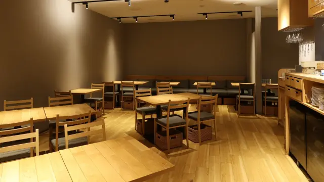 氛围悠闲、沉稳舒适的店内空间