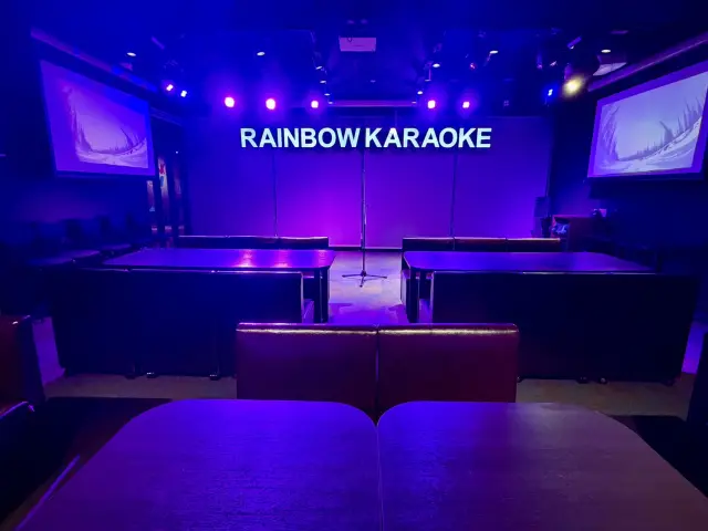 ライブハウスを思わせるビッグサイズの部屋も