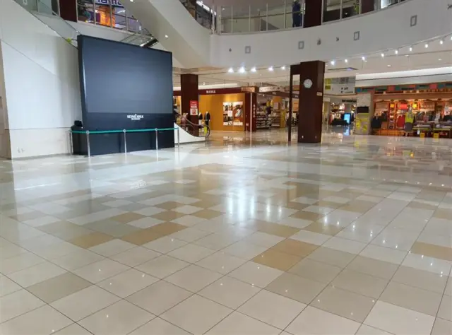 開放的な「けやきコート」では、イベントや催しものも開催