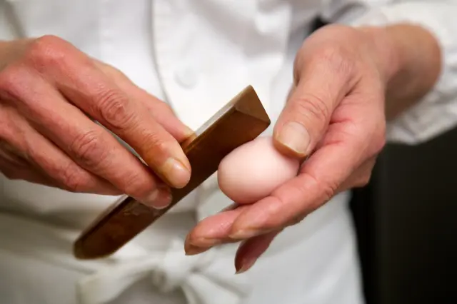 和菓子作りの実演見学や体験も実施